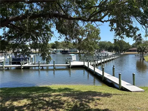 11014 W Cove Harbor Dr, Crystal River, FL 34428