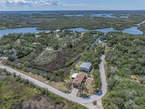 1517 S Fishcreek Pt, Crystal River, FL 34429