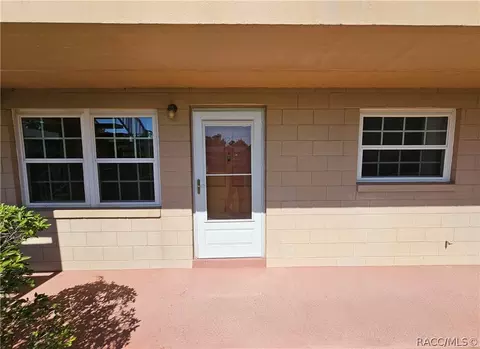 1100 E Caroline St #123, Tavares, FL 32778