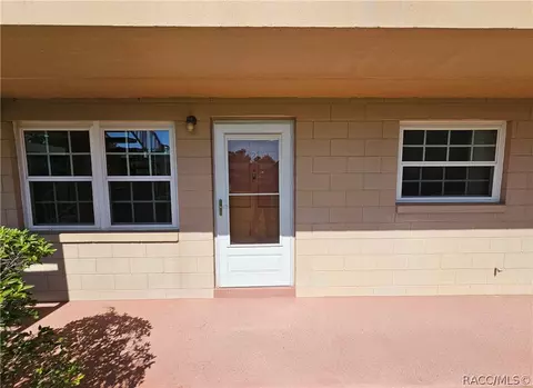 1100 E Caroline St #123, Tavares, FL 32778
