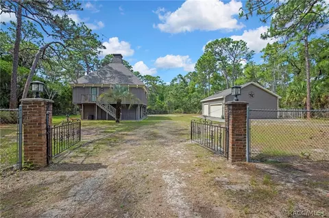 9160 W Kingston Dr, Homosassa, FL 34448