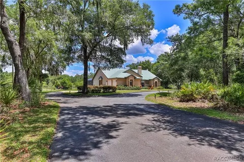 5215 N Honeycreek Ter, Crystal River, FL 34428