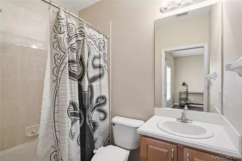 Bath - 1598 W Spring Meadow Loop, Lecanto, FL 34461 photo 2 of 2