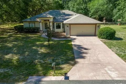 84 W Lathan Ln, Citrus Springs, FL 34434