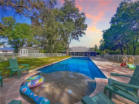 Exterior - 390 W Olympia St, Hernando, FL 34442 photo 2 of 15