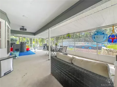 Exterior - 390 W Olympia St, Hernando, FL 34442 photo 6 of 15