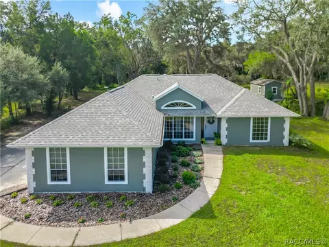 Exterior - 390 W Olympia St, Hernando, FL 34442 photo 3 of 15