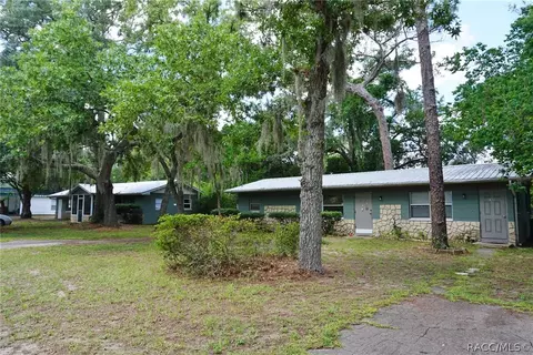 7115 W Porpoise Dr, Homosassa, FL 34446
