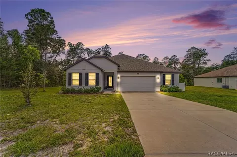 15 Lone Pine St, Homosassa, FL 34446