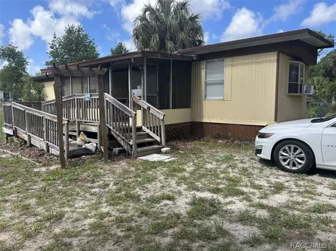 3320 N Holiday Dr, Crystal River, FL 34428