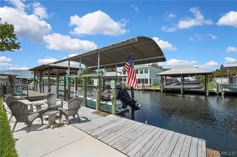 2630 N Comanche Pt, Crystal River, FL 34429