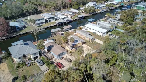 2630 N Comanche Pt, Crystal River, FL 34429