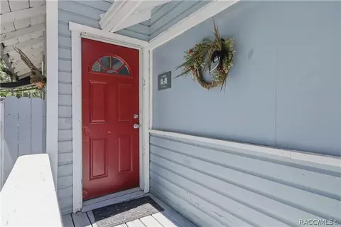 7 61st St, Yankeetown, FL 34498