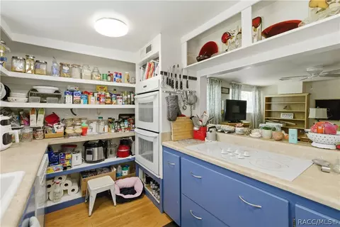 Kitchen - 17631 SE 37th Ave, Inglis, FL 34449 photo 2 of 2