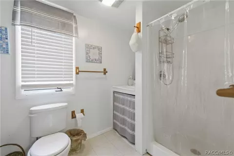 Bath - 17631 SE 37th Ave, Inglis, FL 34449 photo 2 of 2