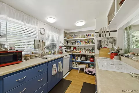 Kitchen - 17631 SE 37th Ave, Inglis, FL 34449 photo 1 of 2