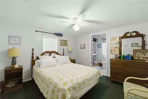 Bedroom - 17631 SE 37th Ave, Inglis, FL 34449 photo 4 of 4