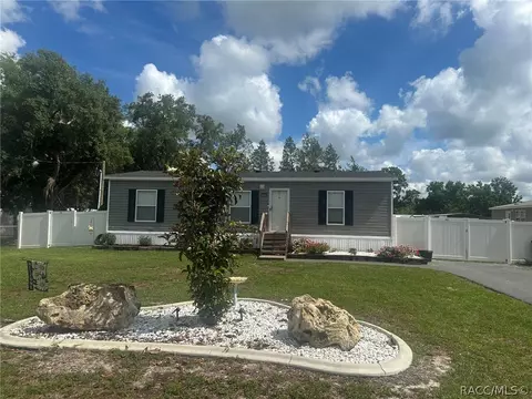 7203 W Brady Ln, Homosassa, FL 34446