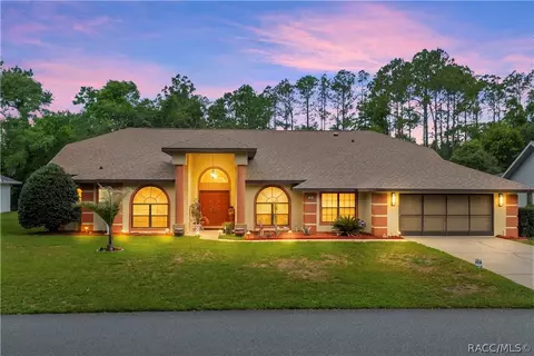 42 Pine Dr, Homosassa, FL 34446
