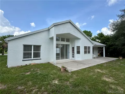 Exterior - 1078 S Softwind Loop, Lecanto, FL 34461 photo 3 of 9