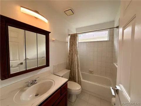 Bath - 1078 S Softwind Loop, Lecanto, FL 34461 photo 3 of 3