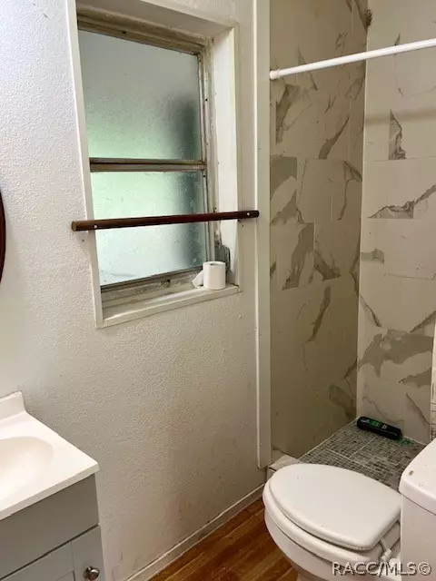 Bath - 1801 Evelyn St, Hernando, FL 34442 photo 5 of 5
