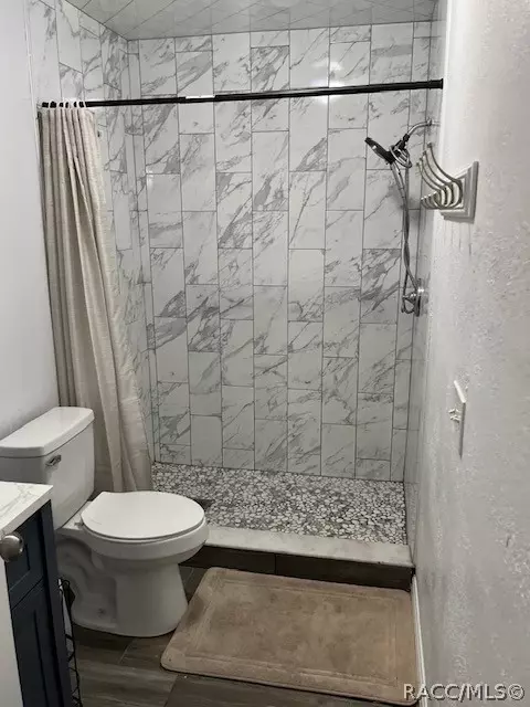 Bath - 1801 Evelyn St, Hernando, FL 34442 photo 1 of 5