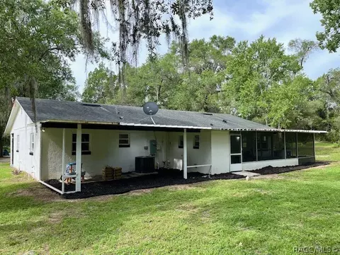 Exterior - 1801 Evelyn St, Hernando, FL 34442 photo 8 of 12