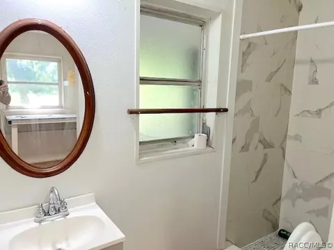 Bath - 1801 Evelyn St, Hernando, FL 34442 photo 5 of 5