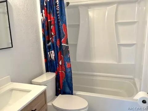 Bath - 1801 Evelyn St, Hernando, FL 34442 photo 3 of 5