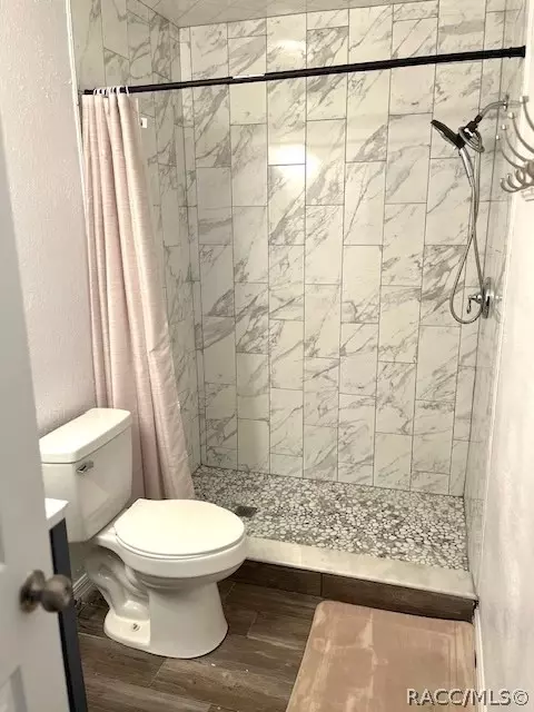Bath - 1801 Evelyn St, Hernando, FL 34442 photo 1 of 5