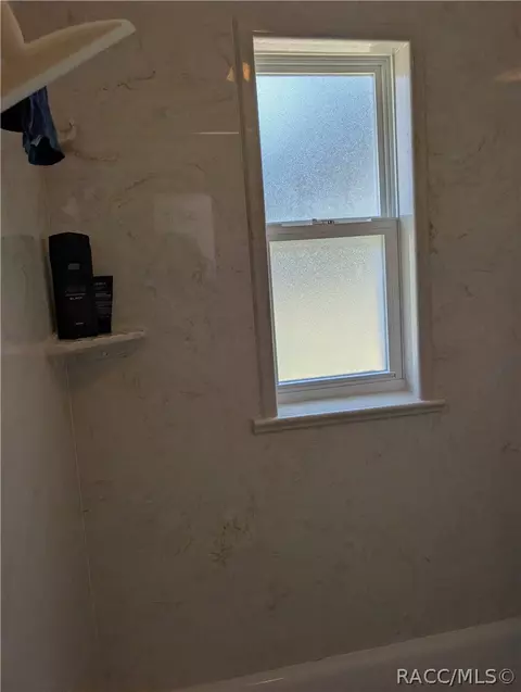 Bath - 2720 N Lakefront Dr, Hernando, FL 34442 photo 3 of 4