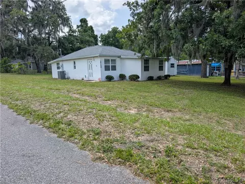 Exterior - 2720 N Lakefront Dr, Hernando, FL 34442 photo 2 of 3