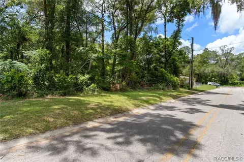 5942 E Banner Ln, Inverness, FL 34452