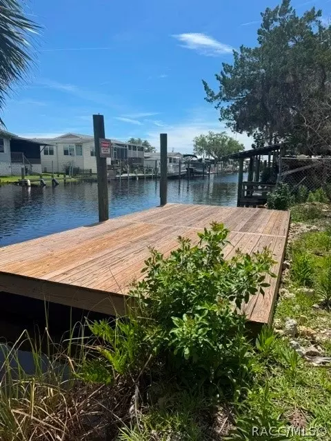 5630 S Garcia Rd, Homosassa, FL 34448