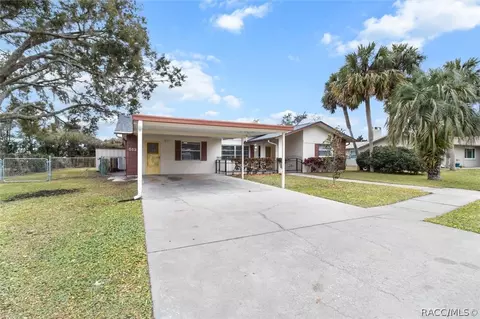 512 SE Paradise Point Rd, Crystal River, FL 34429