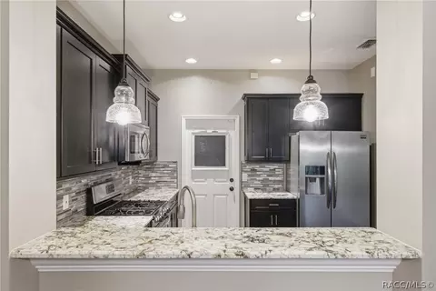 Kitchen - 1672 W Spring Meadow Loop, Lecanto, FL 34461 photo 4 of 5