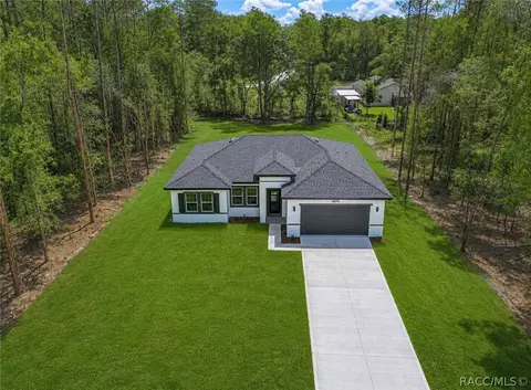 9879 N Caravel Ter, Dunnellon, FL 34434