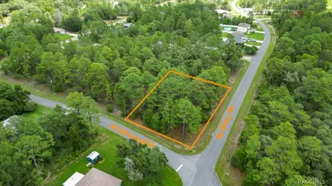 6951 N Tallwood Dr, Citrus Springs, FL 34434