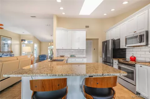 Kitchen - 612 E Hartford St, Hernando, FL 34442 photo 4 of 6