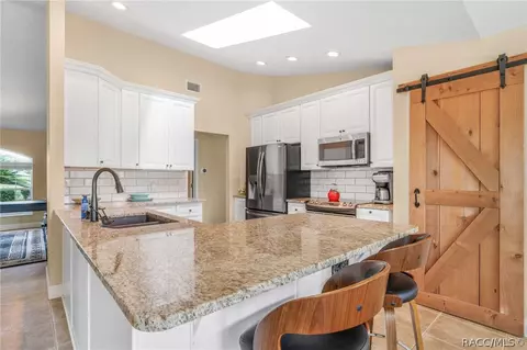 Kitchen - 612 E Hartford St, Hernando, FL 34442 photo 2 of 6
