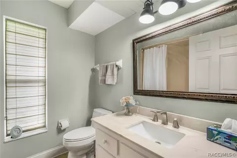 Bath - 612 E Hartford St, Hernando, FL 34442 photo 1 of 4