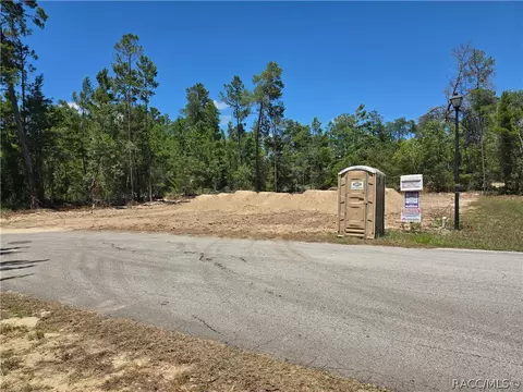 8 Dianthus Ct, Homosassa, FL 34446