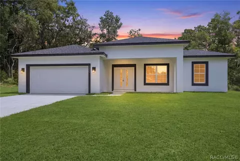 8511 N Golfview Dr, Citrus Springs, FL 34434
