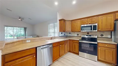 Kitchen - 929 W Silver Meadow Loop, Hernando, FL 34442 photo 1 of 2