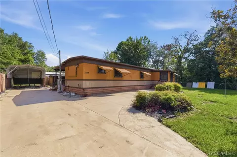 7509 W Merry Ln, Homosassa, FL 34446
