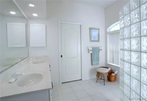 Bath - 3126 N Lambeth Path, Hernando, FL 34442 photo 1 of 2