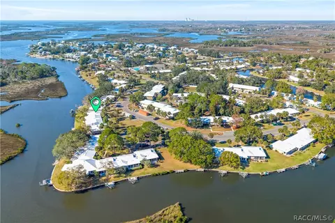 11568 W Bayshore Dr, Crystal River, FL 34429