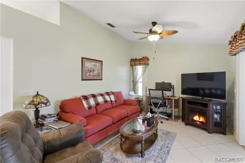Living - 409 N Turkey Pine Loop, Lecanto, FL 34461 photo 2 of 3