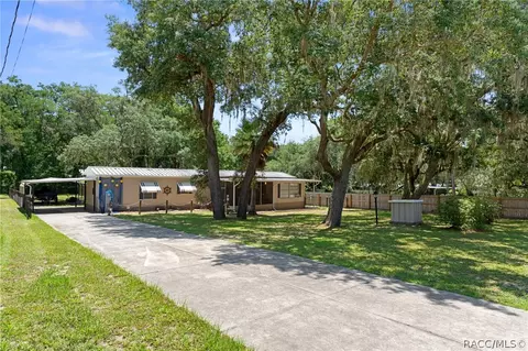 8343 S Cove Pt, Floral City, FL 34436
